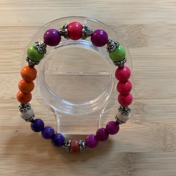 Hand Crafted Stretch Bracelet Multi Colored 9” Howlite Beads Antique Silver - Picture 3 of 4